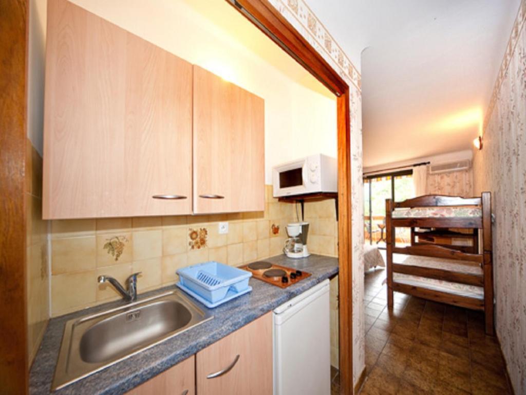 Residence Cabanaccia Serriera  Rom bilde